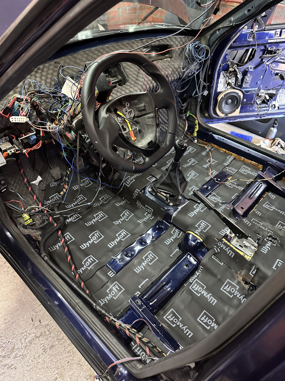 Шумовиброизоляция днища, моторного щита, замена проводки на Люкс ...