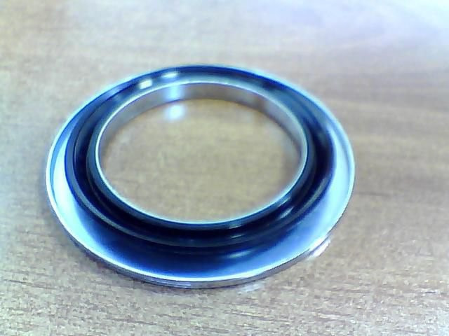 Пыльник гранаты 4137401800 — SsangYong Rexton (1G). Запчасти на фото: 4137401800