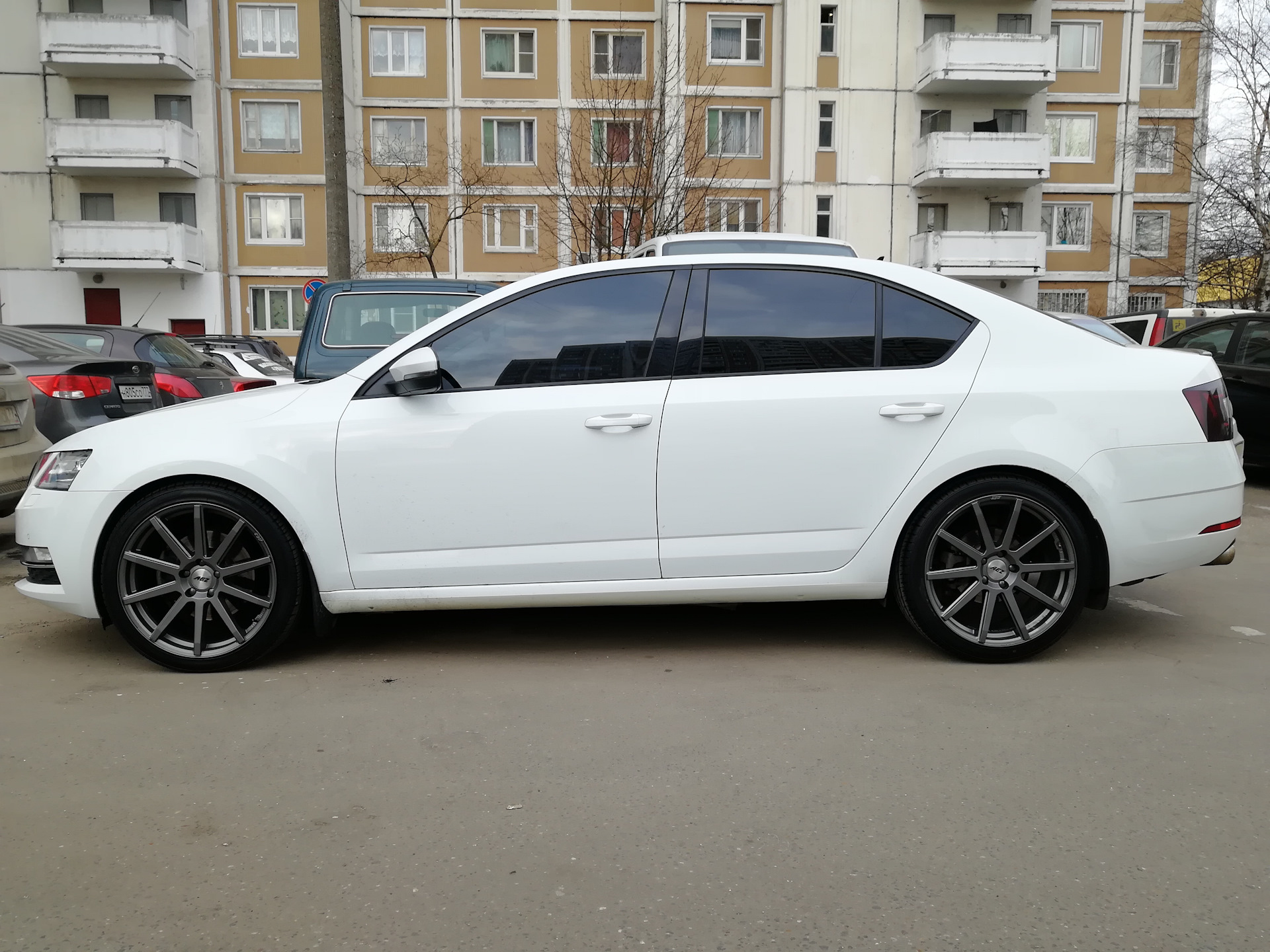 Skoda Octavia диски r19