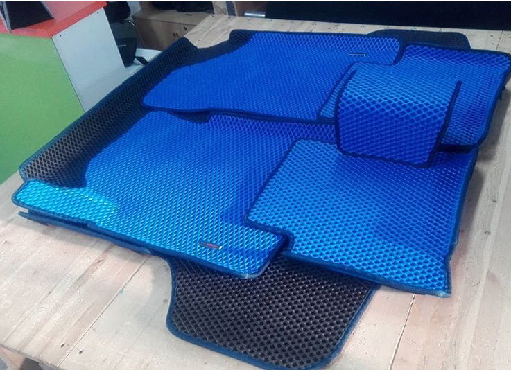 Коврики маз. Комплект ковриков avtodriver adravg250 4 шт. Коврики в кабину маз 6430. Коврики маз 5440. Коврики маз 6430.