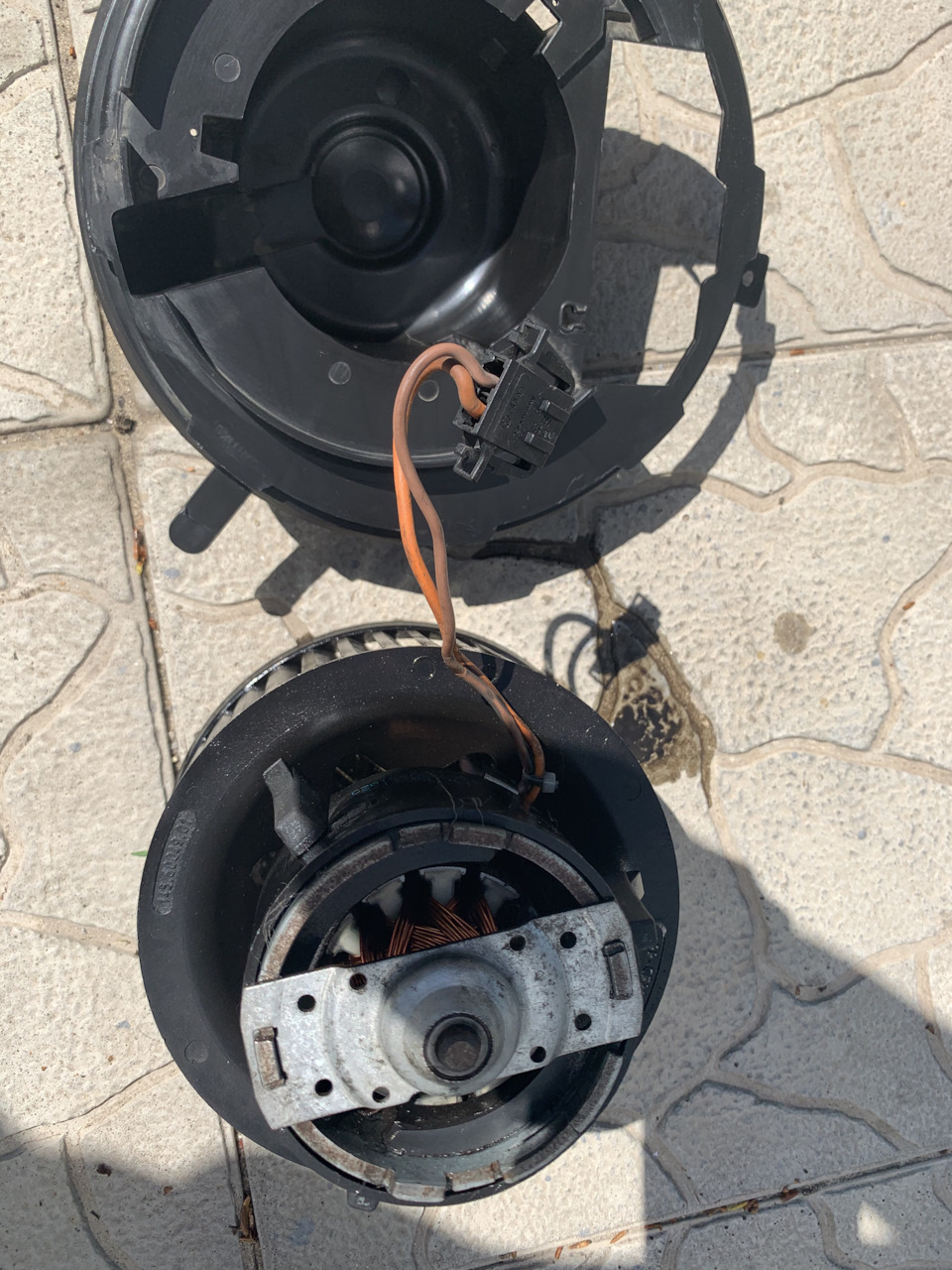 Чистка моторчика печки результата не дала — Volkswagen Golf Mk5, 2 л ...