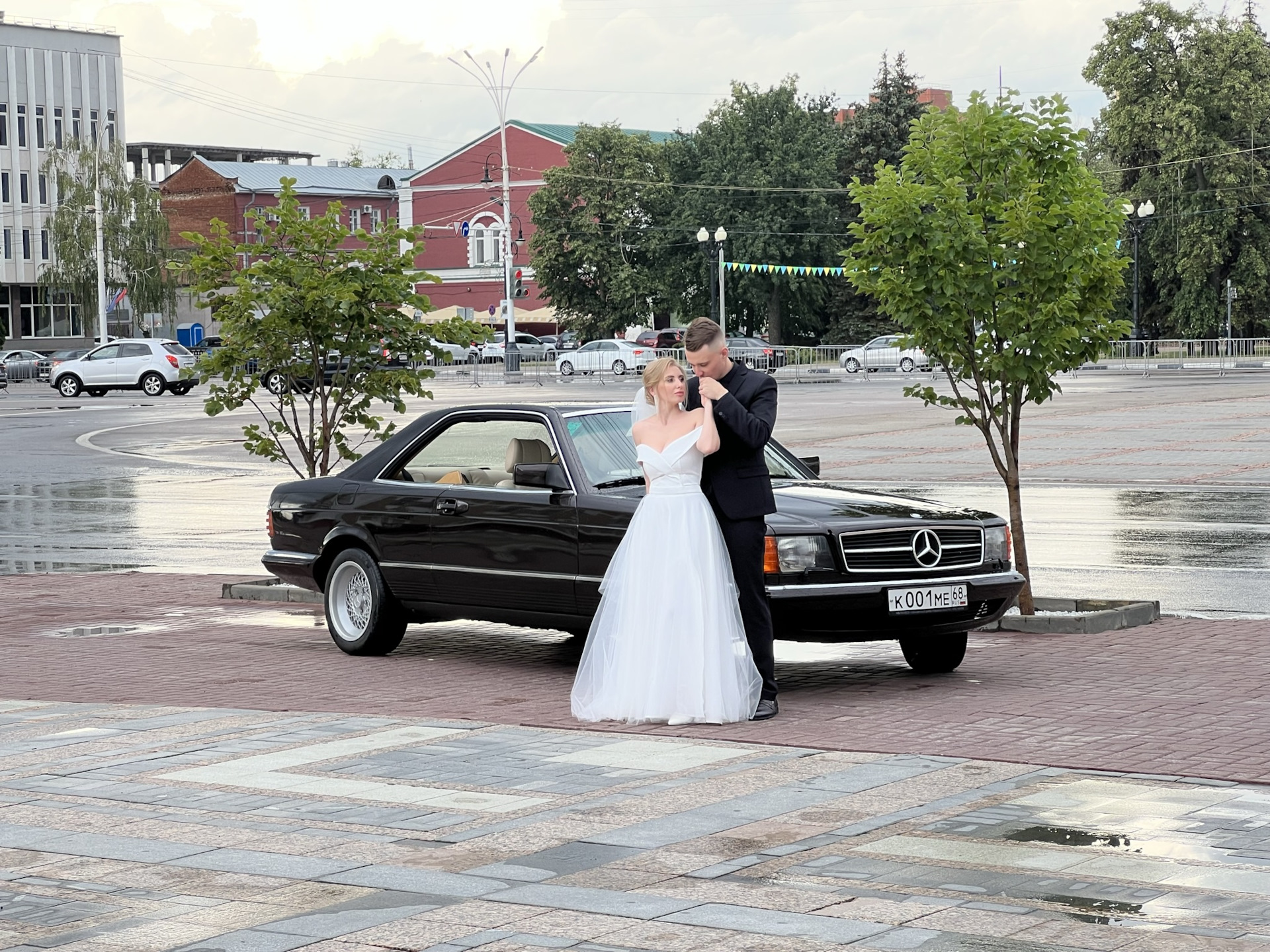 Секач Мерседес W126 снова приглашен на свадьбу! — Mercedes-Benz SEC-Class  (W126), 5 л, 1984 года | фотография | DRIVE2