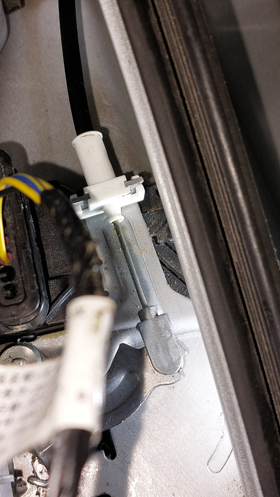 Тросик наружной ручки — Haval H6 (1G)