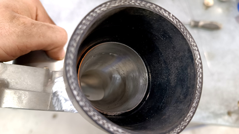 Внутри все проточено и отшлифовано. Все резкие переходы убраны. Вобщем красиво. — Audi 100 (C3)