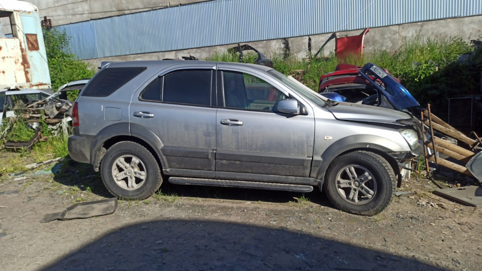 Дымит чёрным дымом на больших оборотах — KIA Sorento (1G), 2,5 л, 2002 ...