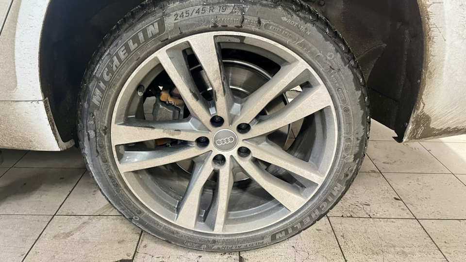 Ставлю перфорированные тормозные диски. — Audi A6 (C8), 2 л, 2019 года ...