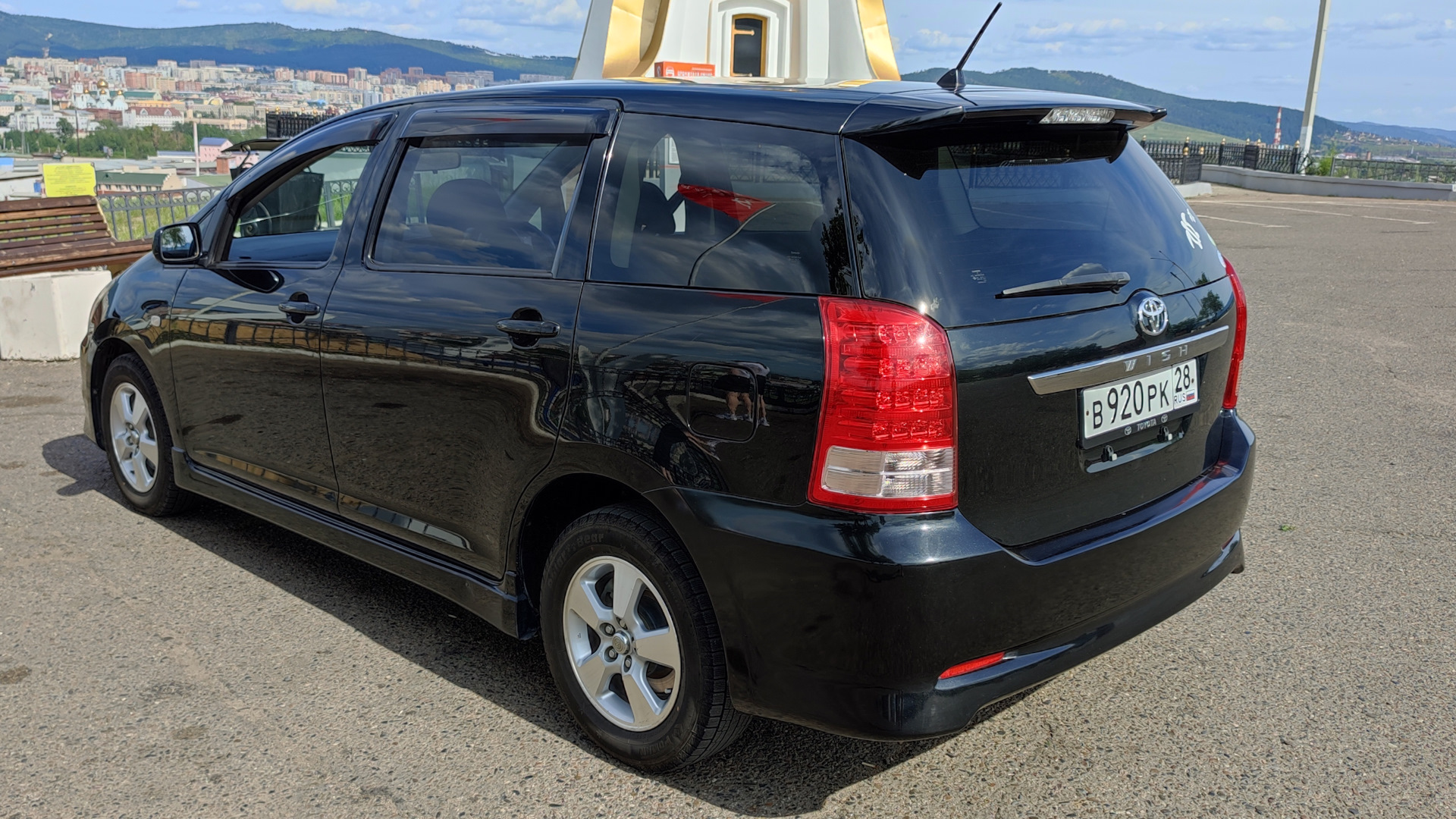 toyota wish 2008 год