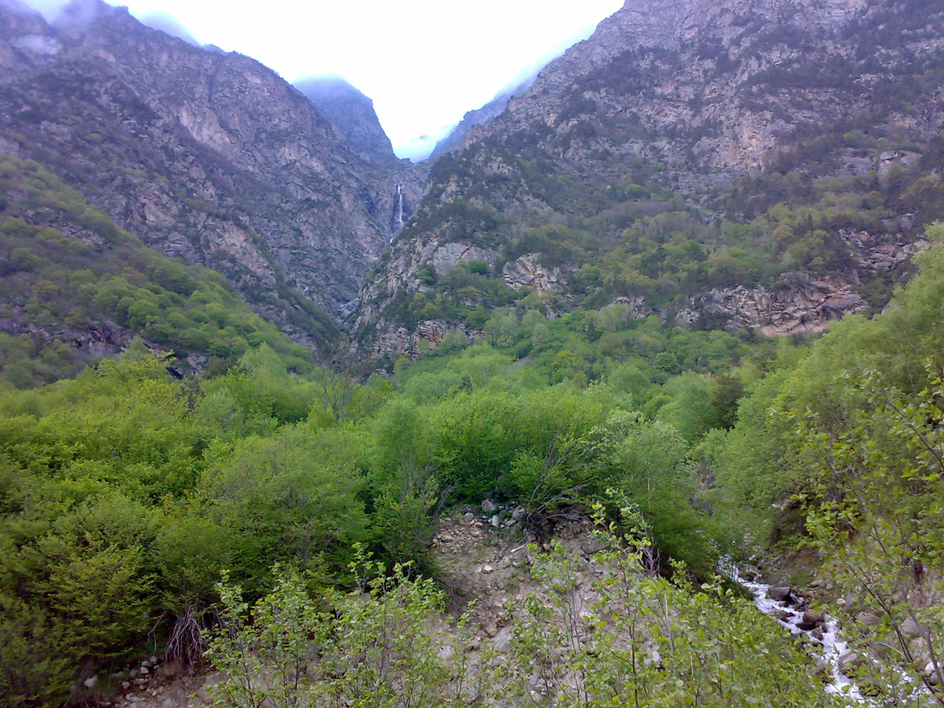 https://a.d-cd.net/7jDinkFILZ8Mvdaac0E_RsJAzWM-1920.jpg