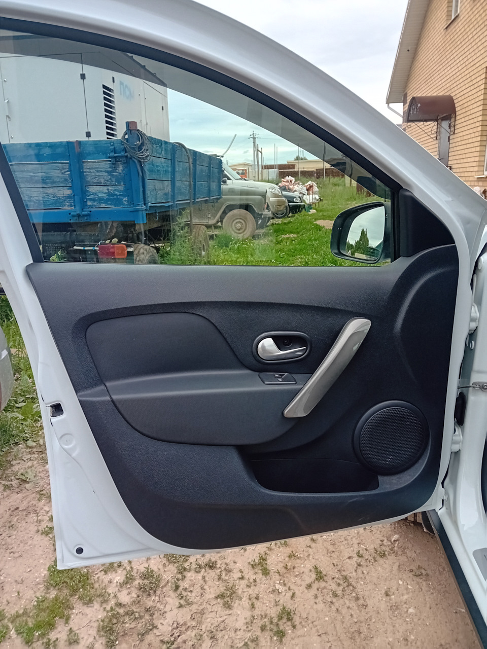 После — Renault Logan Stepway