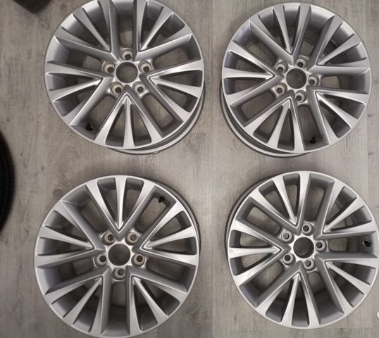Литые диски TOYOTA 7Jx17 ET45 5x114,3 на Toyota Camry (XV50), Toyota ...