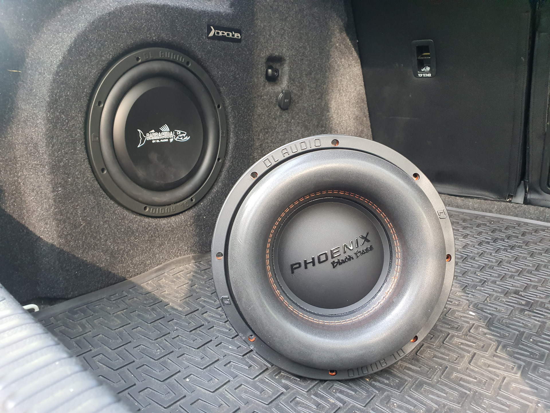 Слишком большой сабвуфер от DLAudio — Skoda Octavia A7 Mk3, 1,8 л, 2015 ...
