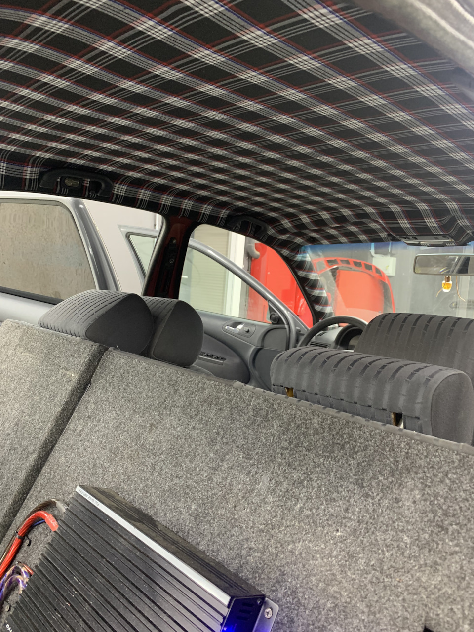 Поклейка потолка, стоек и покраска пластика — Skoda Octavia A4 Mk1, 1,8 ...