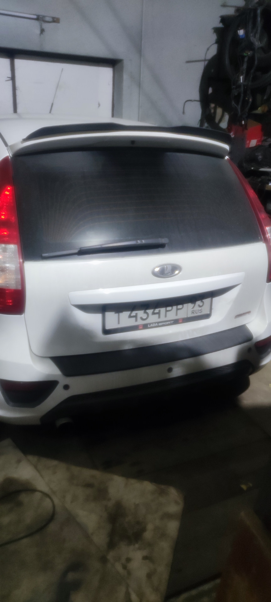 Молдинг крышки багажника fl — Lada Калина Спорт (2G), 1,6 л, 2014 года ...
