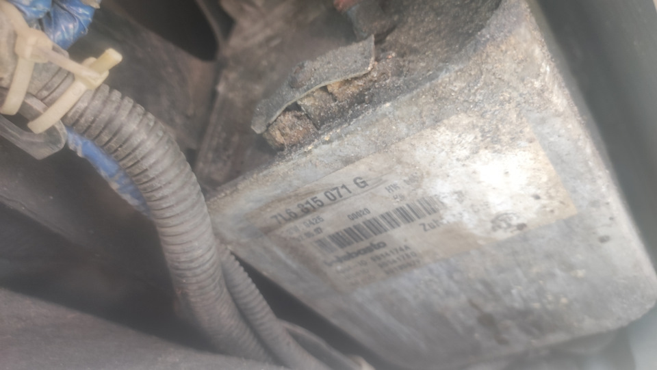 Поиск блока управления Вебасто — Volkswagen Touareg (1G), 3 л., 2007 ...