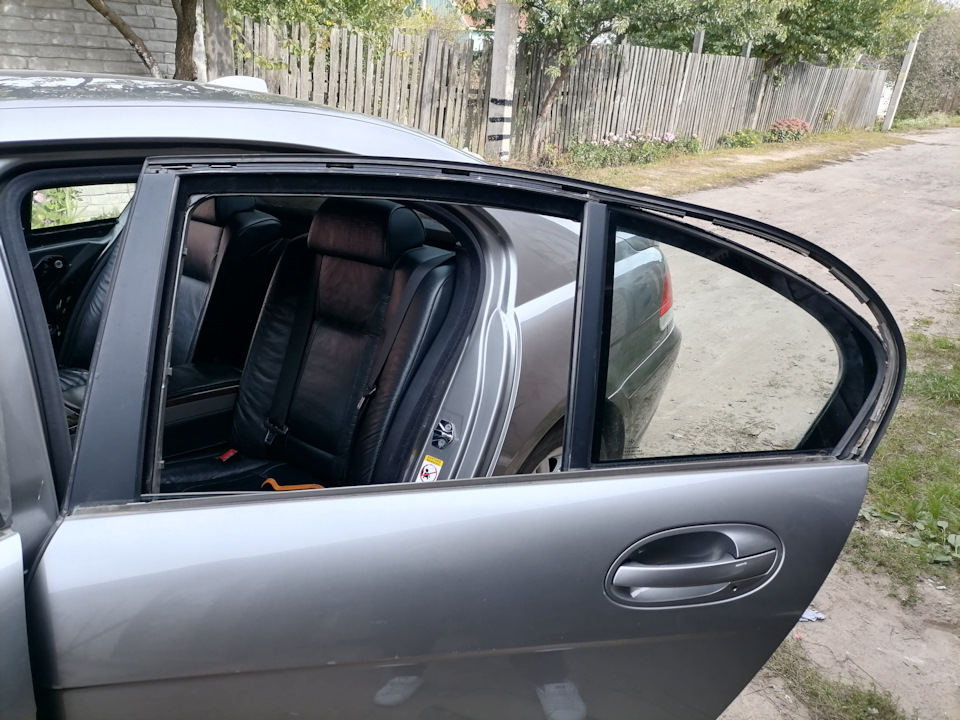 Фото в бортжурнале BMW 7 series (E65/E66)