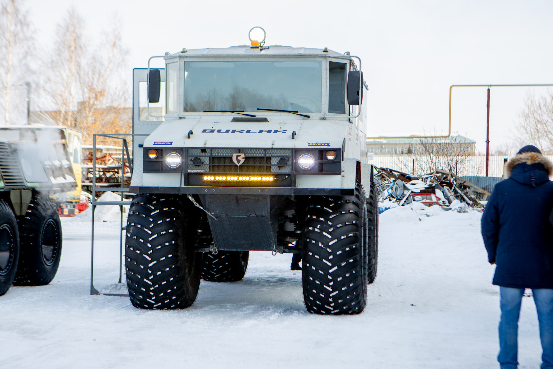 снегоболотоход бурлак. шс-04-02 снегоболотоход. трэкол бурлак. вездеход-амфибия «бурлак». курганский вездеход бурлак.
