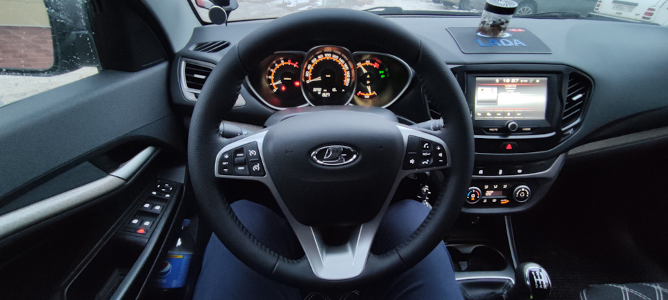 Обтяжка руля в экокожу nappa — Lada Vesta SW, 1,6 л, 2019 года ...