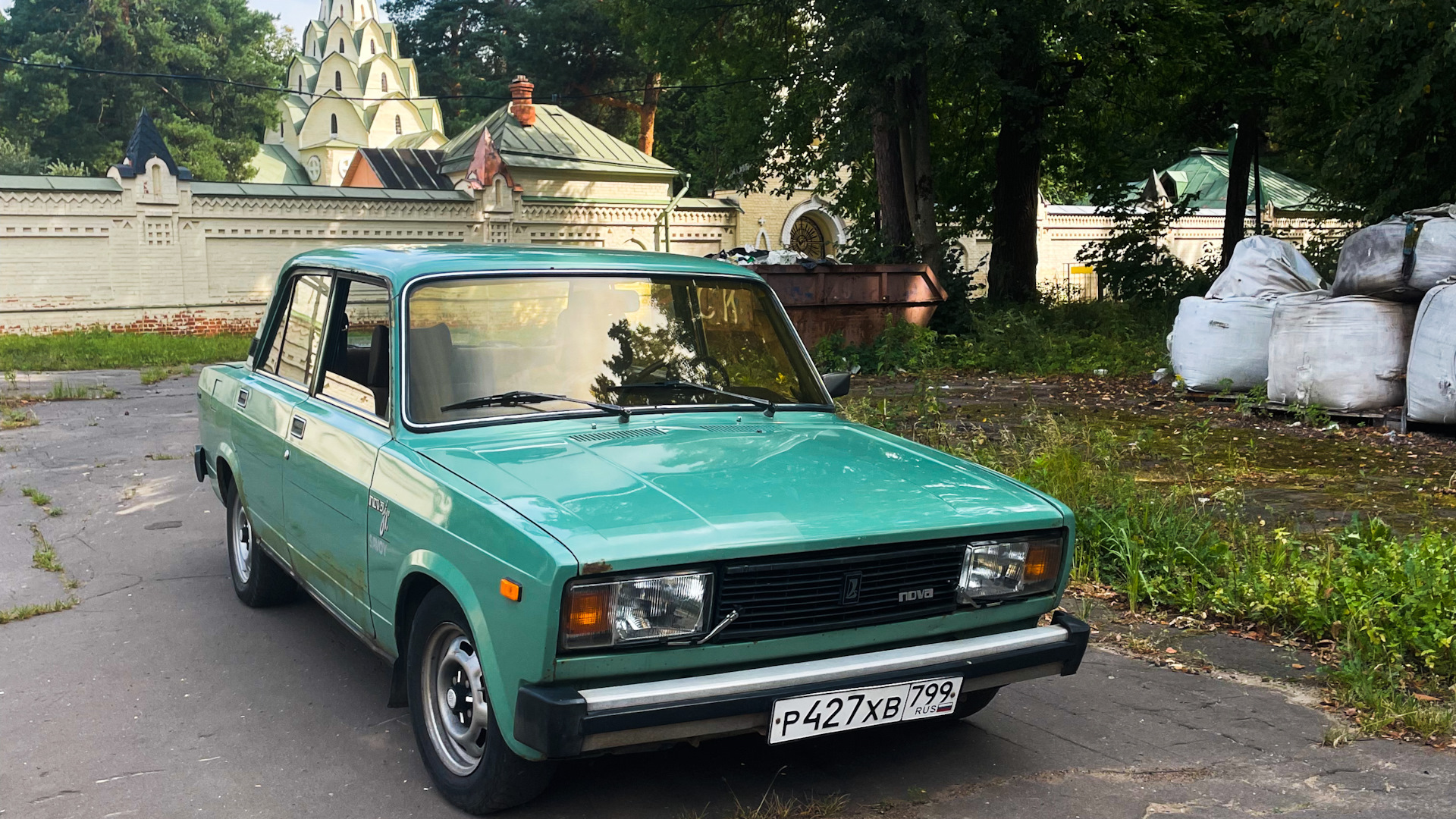 Lada 2105 Green