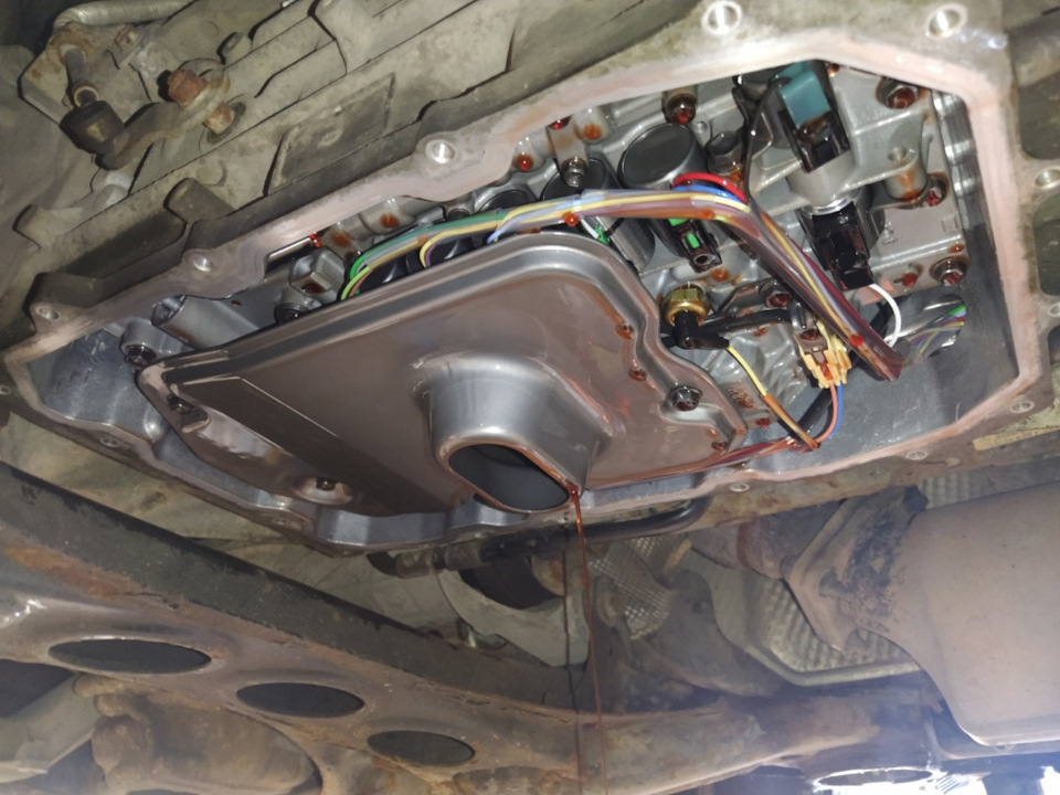 Замена масла в АКПП Порше 957. Внутренние уплотнительные кольца теплообменника АКПП порш Каен. Замена масла в АКПП Порше Кайен 3.0 дизель. Porsche Cayenne 955 снятие моторного щита.
