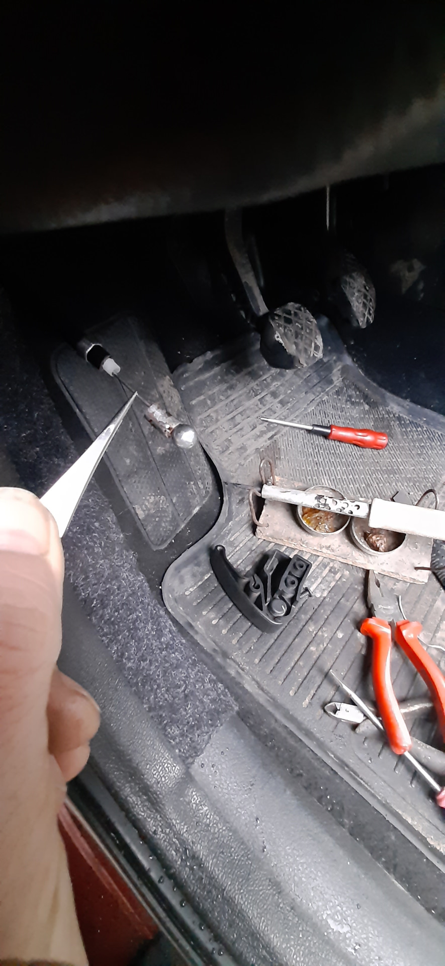 Ремонт кончика троса капота — Skoda Octavia A4 Mk1, 1,6 л, 2008 года ...