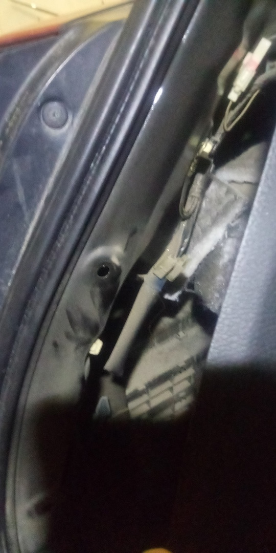 Штатный разъём под это дело действительно есть. — Subaru Outback (BP)