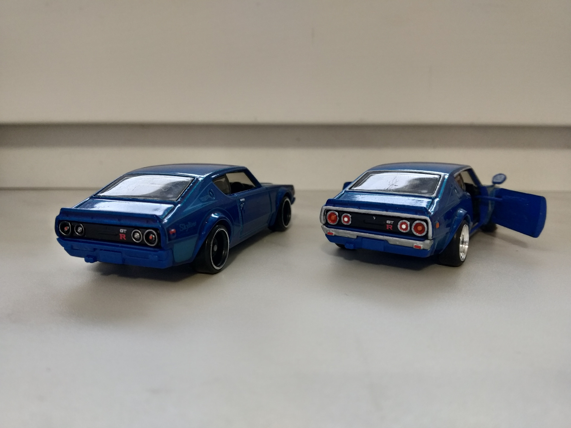 Custom net. Hot Wheels Skyline 2000. Matchbox Nissan Skyline.