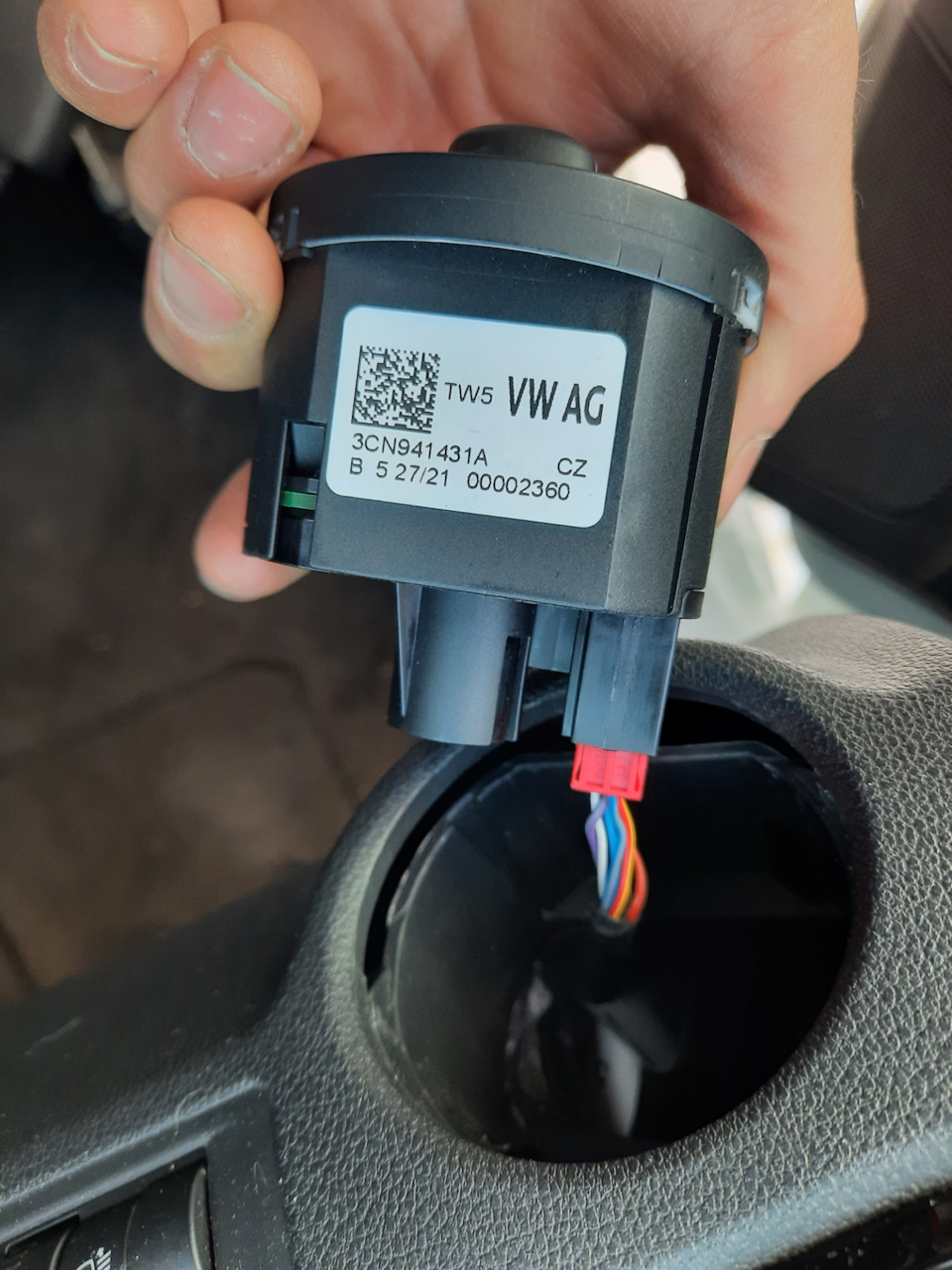 Установка оригинального переключателя света с Тигуана — Skoda Rapid (1G ...