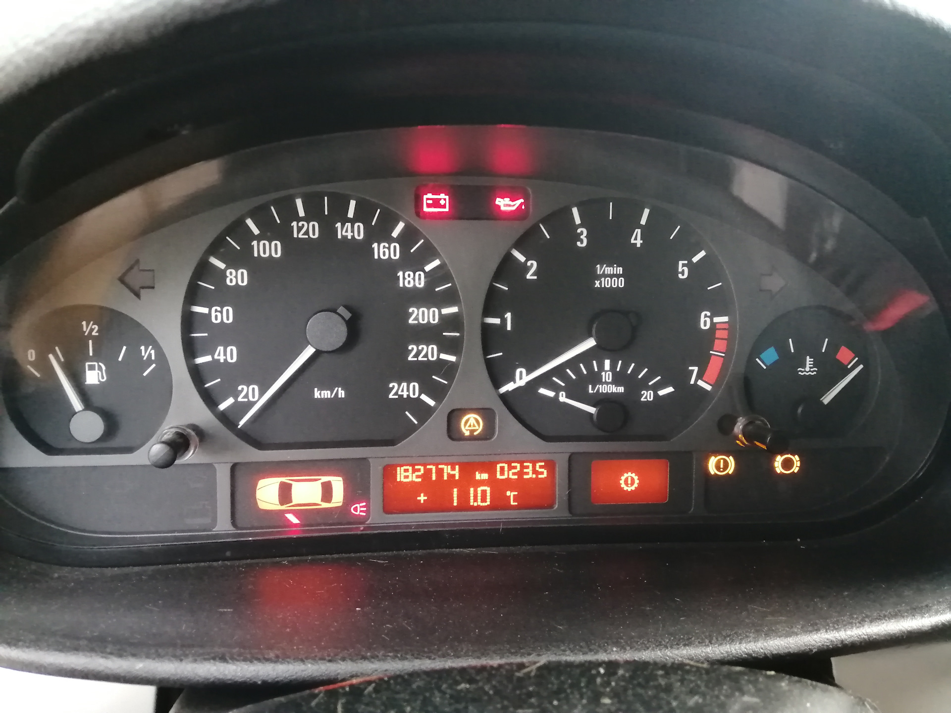 глюки приборной панели. панель приборов ауди а4 б6.