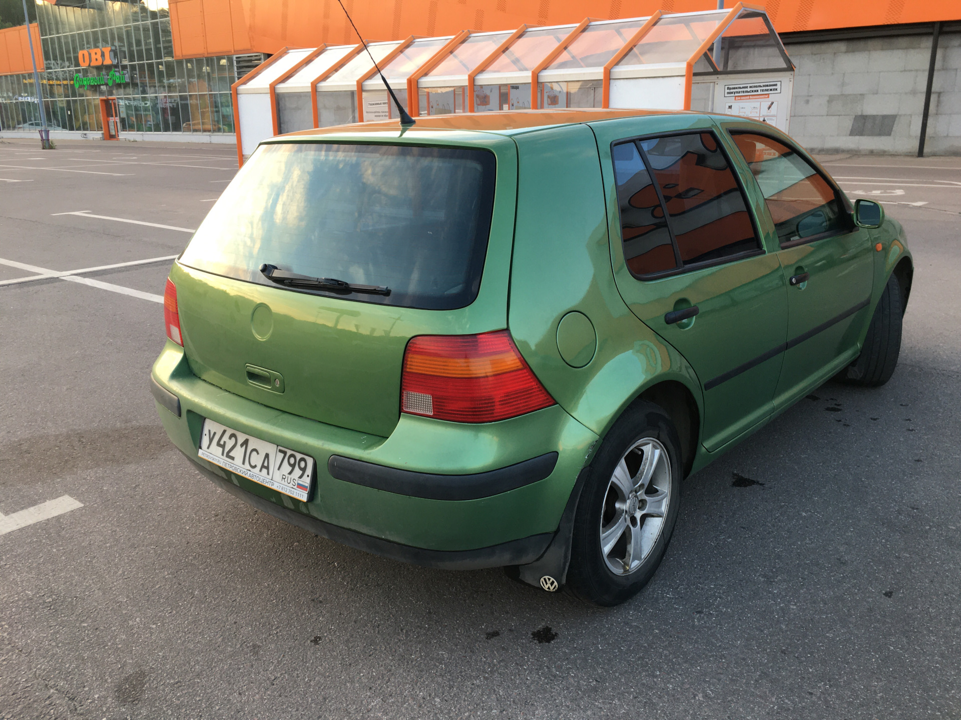 Volkswagen Golf 4 С‚РµРјРЅРѕ Р·РµР»РµРЅС‹Р№