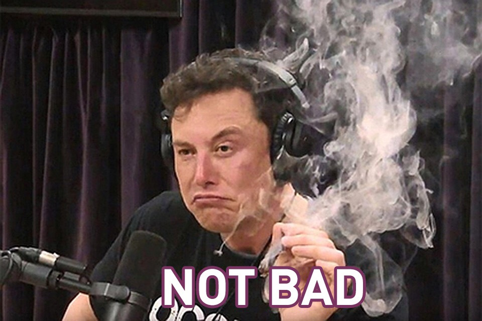 Неплохо мем. Илон Маск курит. Elon Musk smoking.