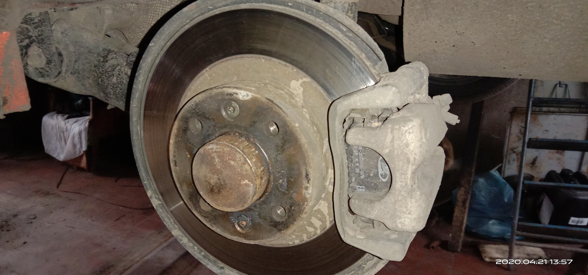 Задние перфорированные тормозные диски — Lada Vesta SW Cross, 1,8 л ...