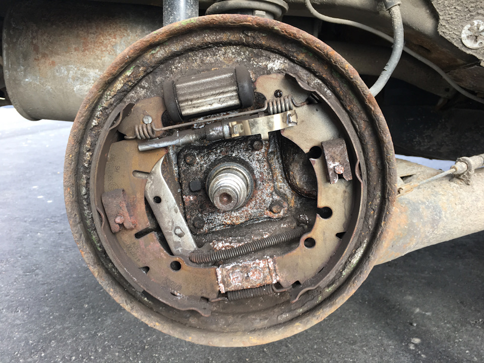 задние тормозные барабаны - Ford Fiesta (Mk V), 1,4 л, 2008 года тюнинг DRIVE2