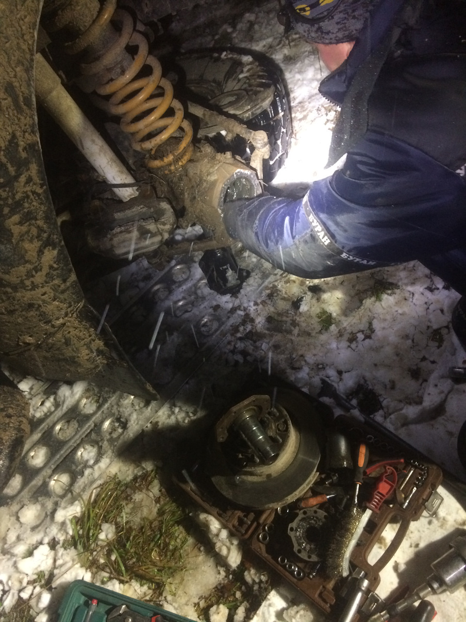 Как не надо ремонтировать бампер. 😁 — Mitsubishi Lancer IX, 2 л, 2006 ...