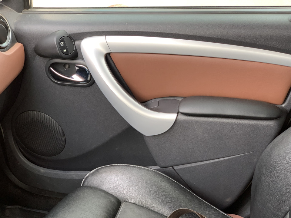 Перенос кнопок стеклоподъемников — Lada Ларгус, 1,6 л, 2018 года ...