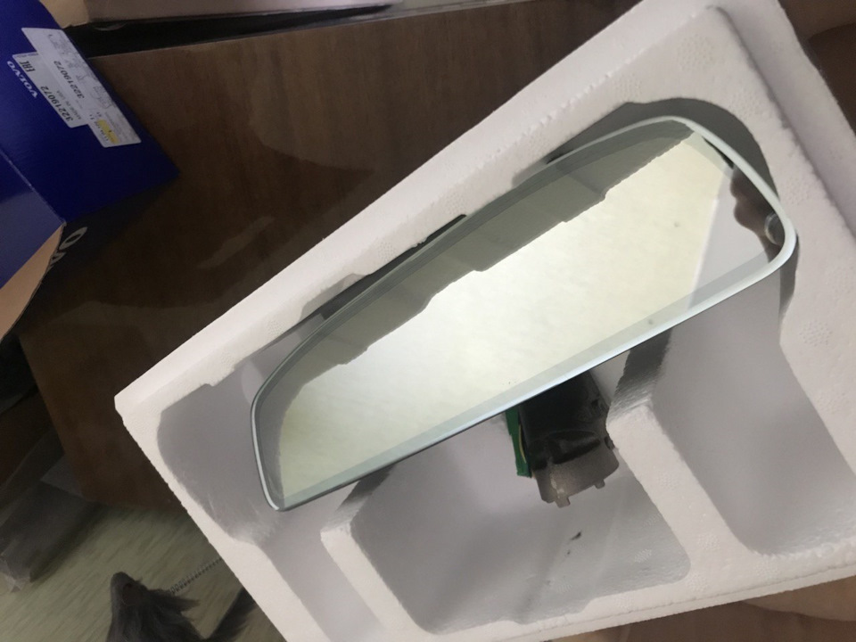 Алиса в зазеркалье с компасом и с HomeLink — Volvo V60 Cross Country ...