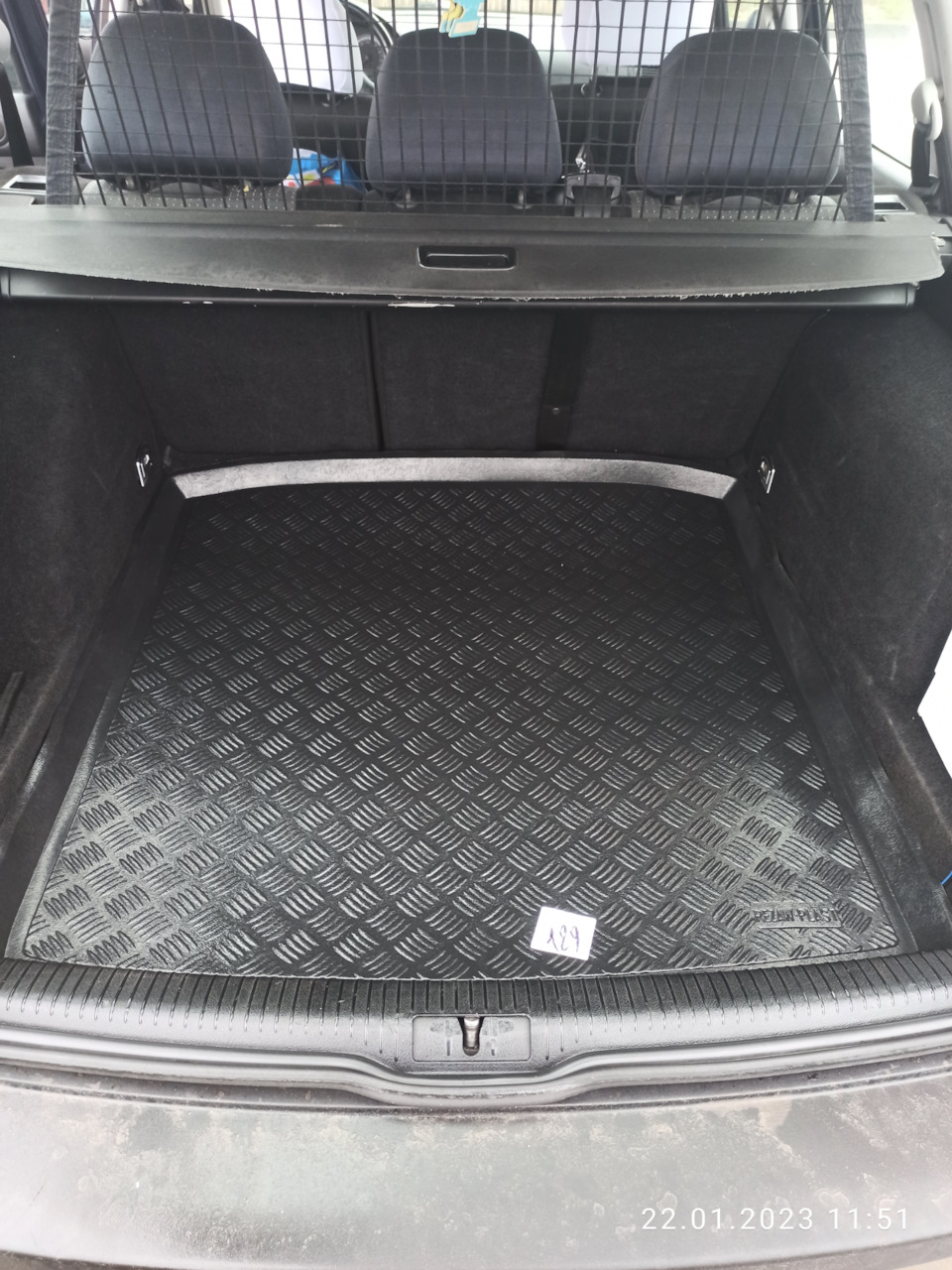 Коврик в багажник. — Volkswagen Golf Variant (Mk4), 1,9 л, 2004 года ...