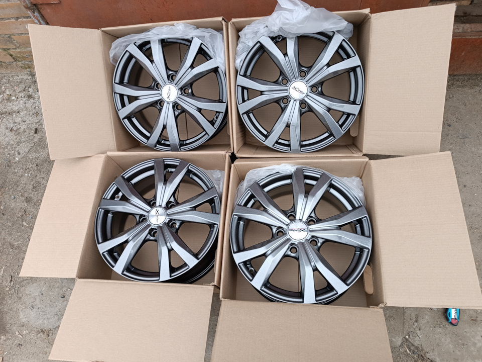 Литые диски 6,5Jx16 ET45 5x114,3 на Mazda 3 (3G) BM, KIA Cerato (2G ...