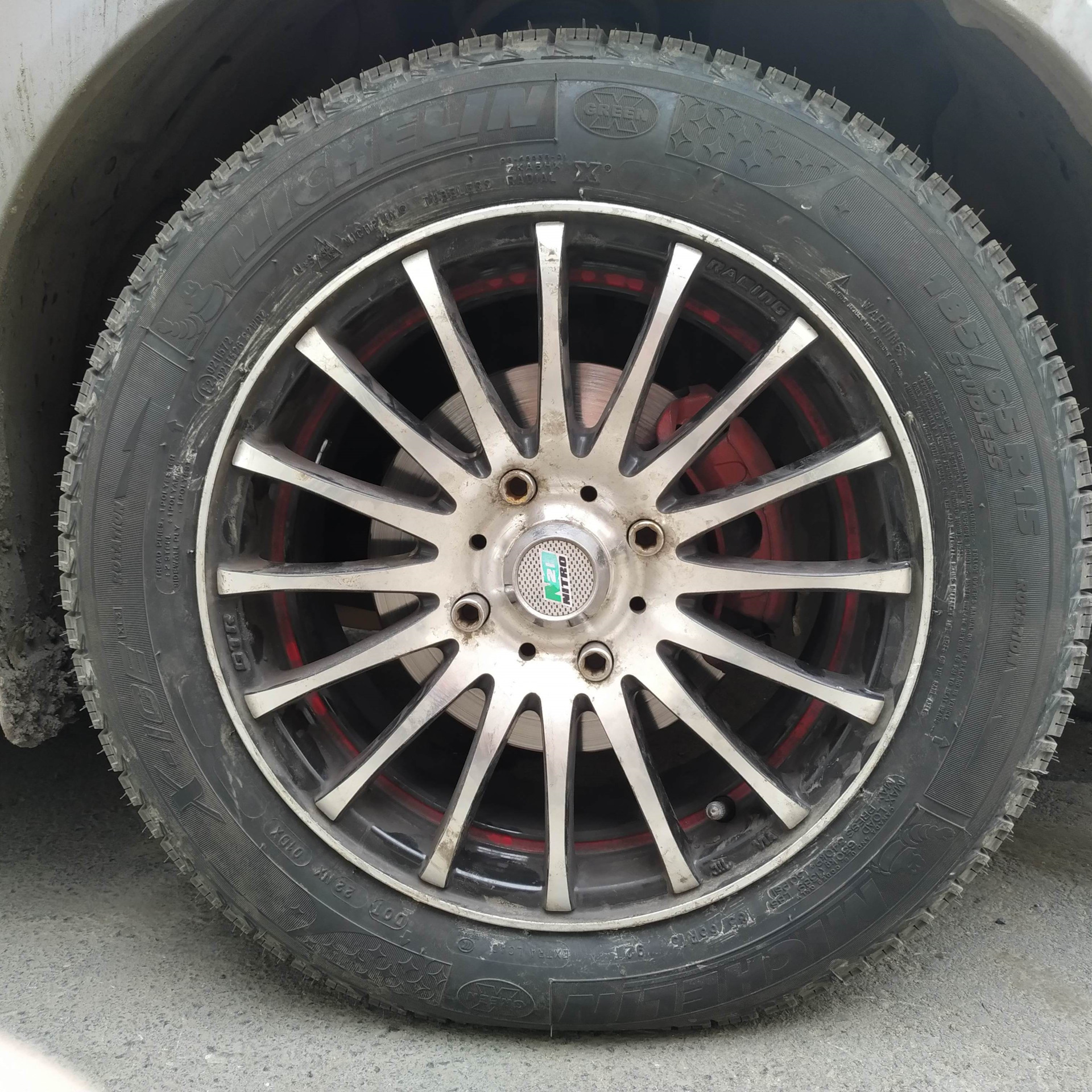 Украли колеса (шины на дисках) в Омске — Nissan Wingroad (Y11), 1,8 л ...