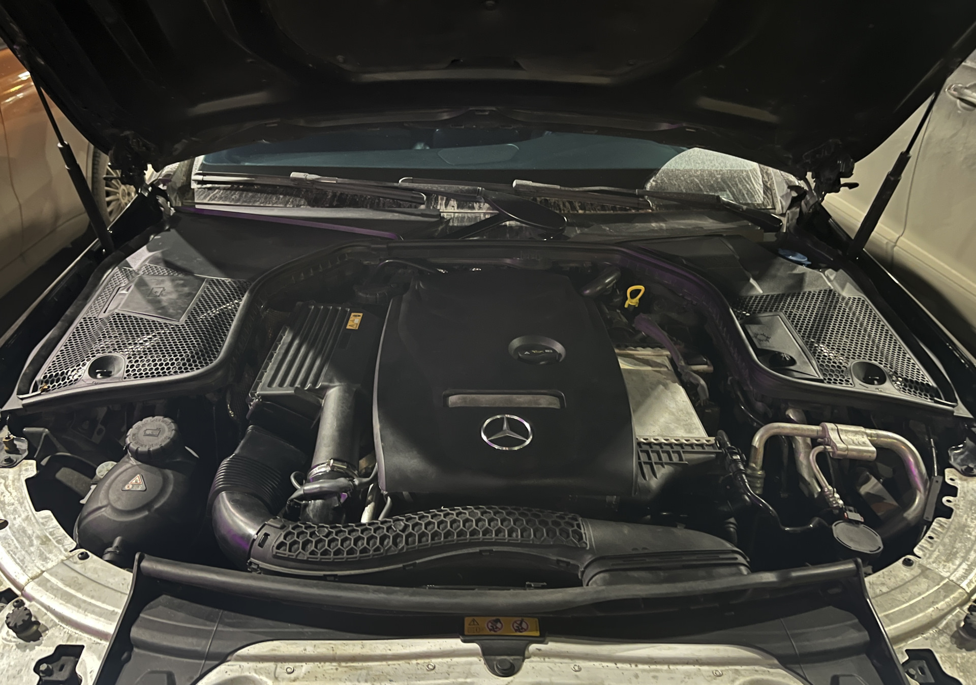 Запах бензина в салоне мерседес w205