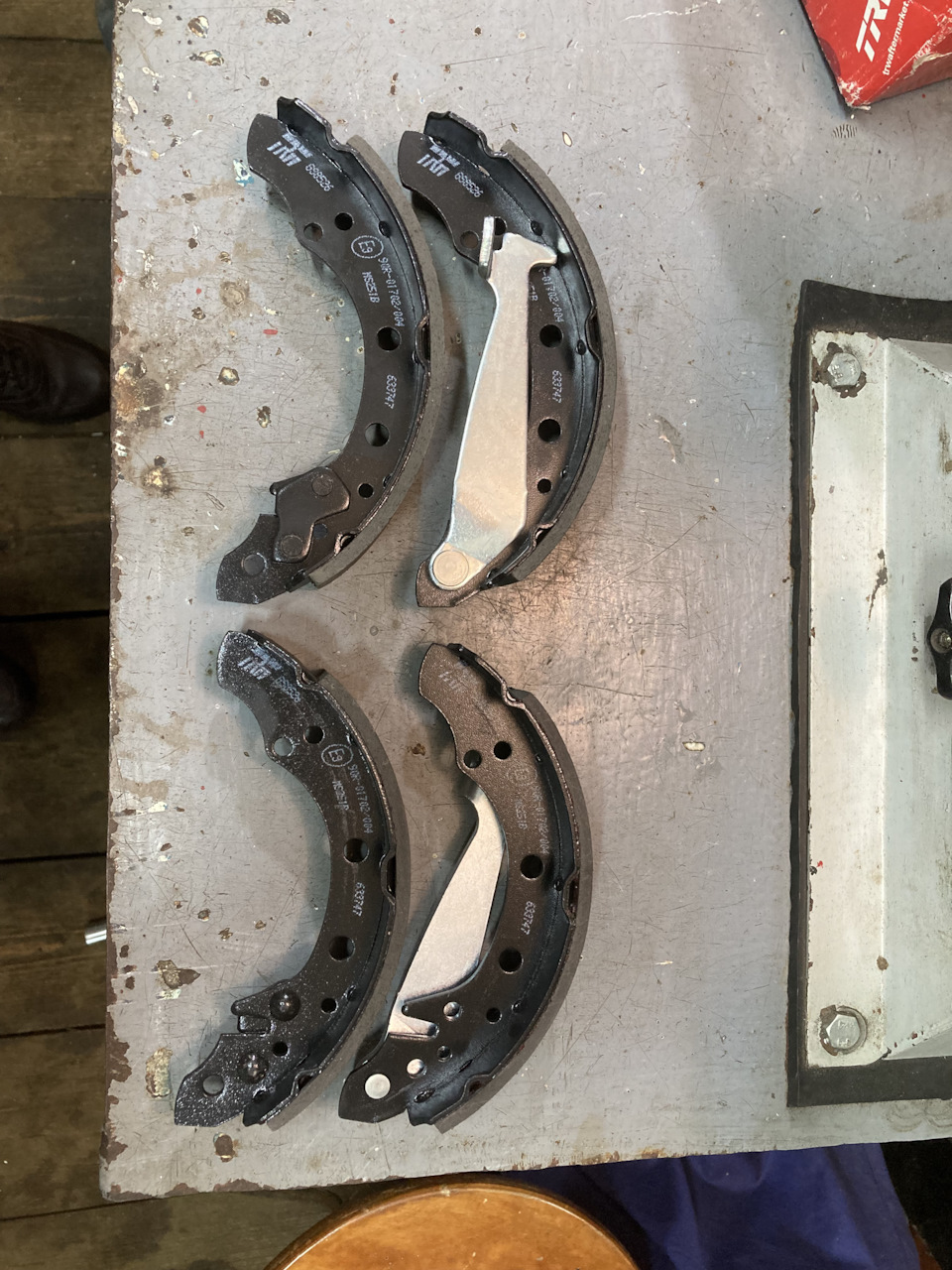 Флаг в руки и барабан на шею! P.s. Замена тормозных колодок барабанного ...