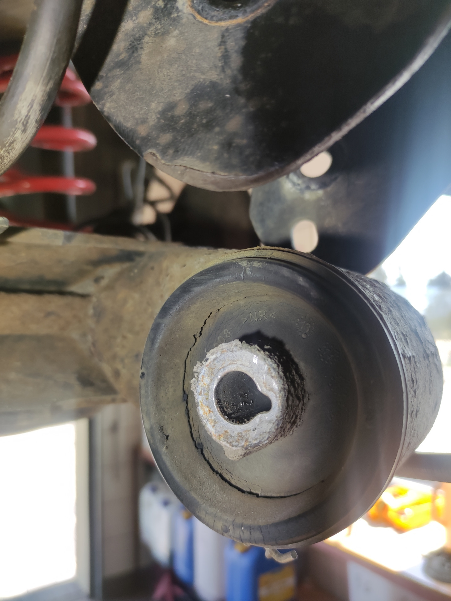Сайлентблоки задней балки — Volkswagen Golf Mk4, 1,9 л, 2001 года ...