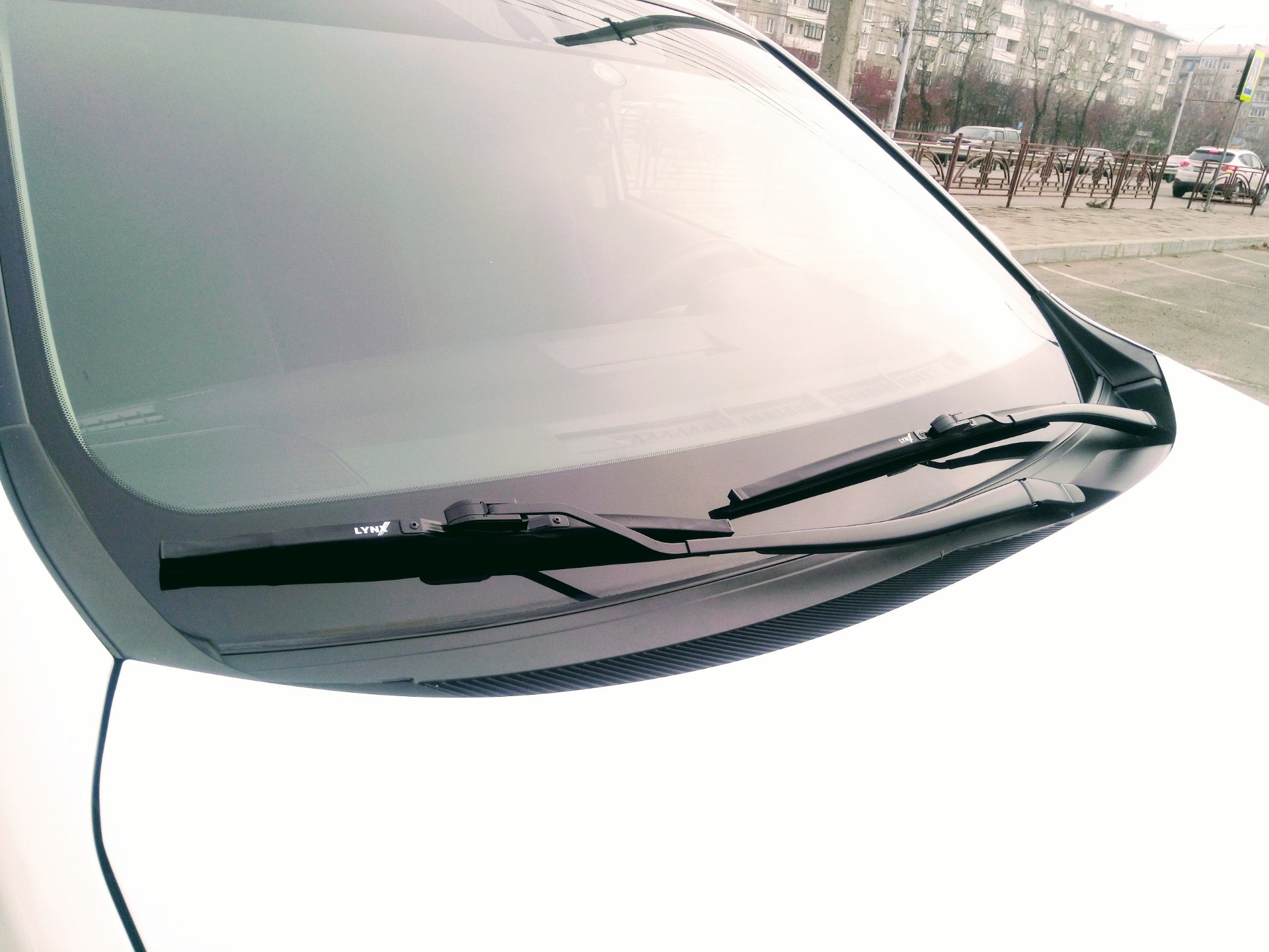 Зимние дворники Lynx — Toyota RAV4 (IV), 2 л, 2016 года | расходники ...