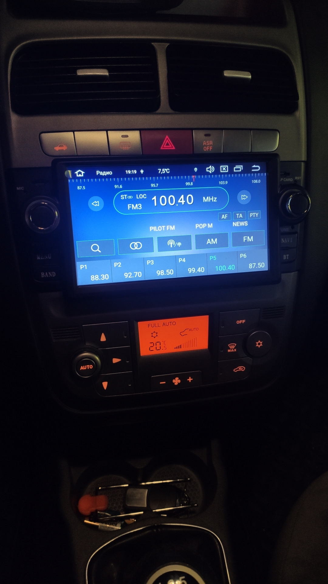 Установка ГУ (магнитолы) Android из Китая — FIAT Linea, 1,4 л, 2011 ...
