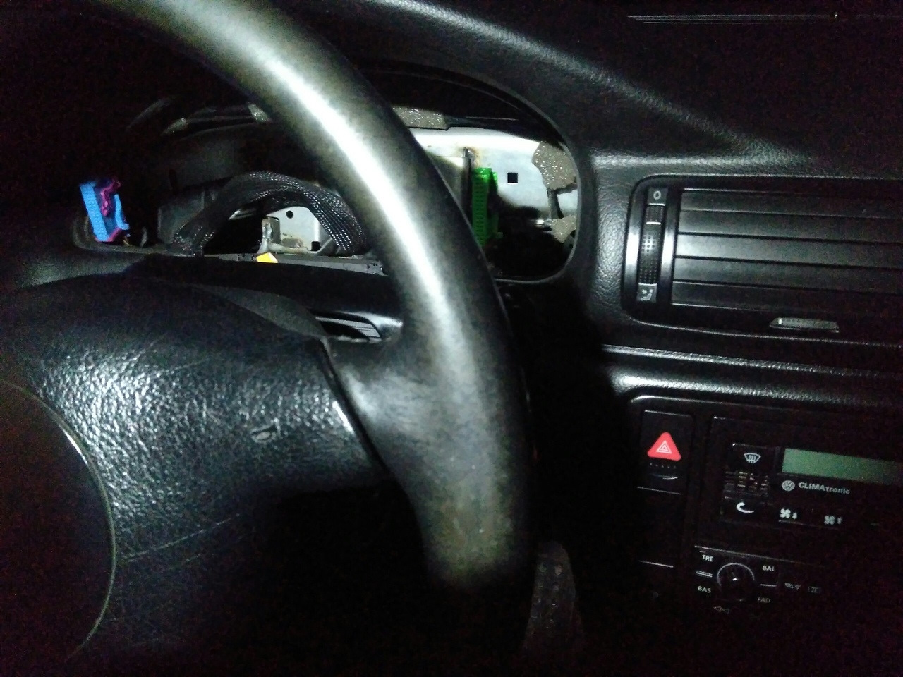 Панель приборов, тест стрелок при включении зажигания — Volkswagen ...