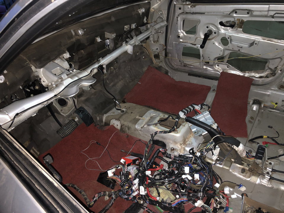 Фото в бортжурнале Mitsubishi Carisma