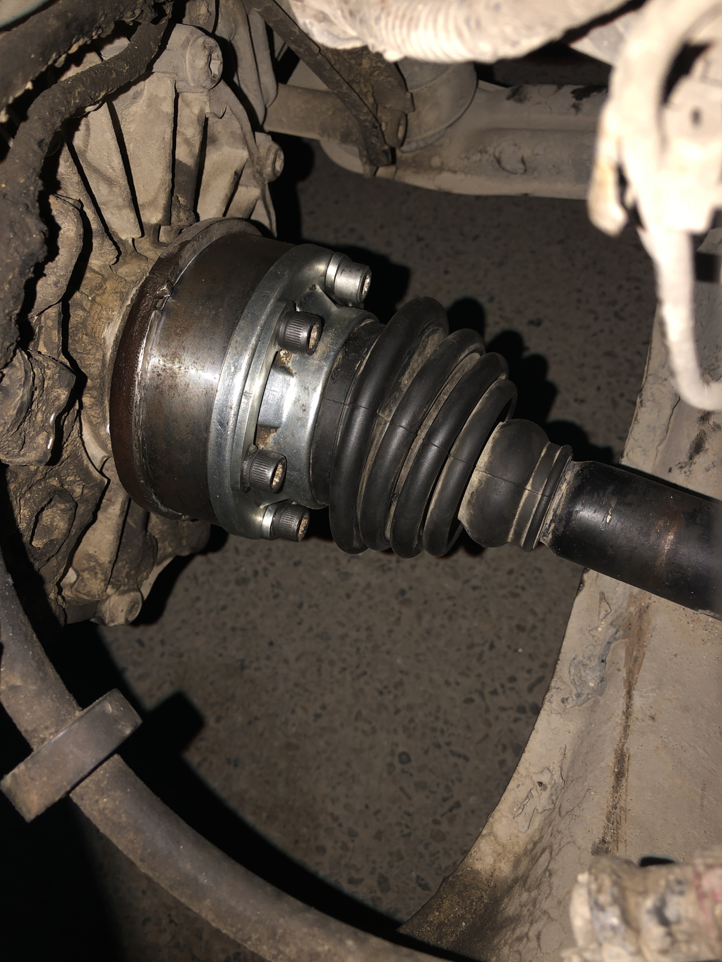 Help! Откручивается шрус Ауди 80 б4 — Audi 80 (B4), 2 л, 1993 года ...