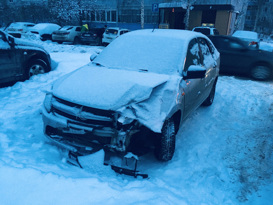 Конец истории — Lada Гранта лифтбек, 1,6 л, 2015 года | ДТП | DRIVE2