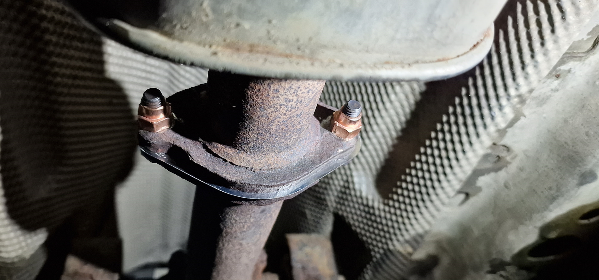 Замена прокладки выхлопного коллектора — Chevrolet Orlando (1G), 1,8 л ...