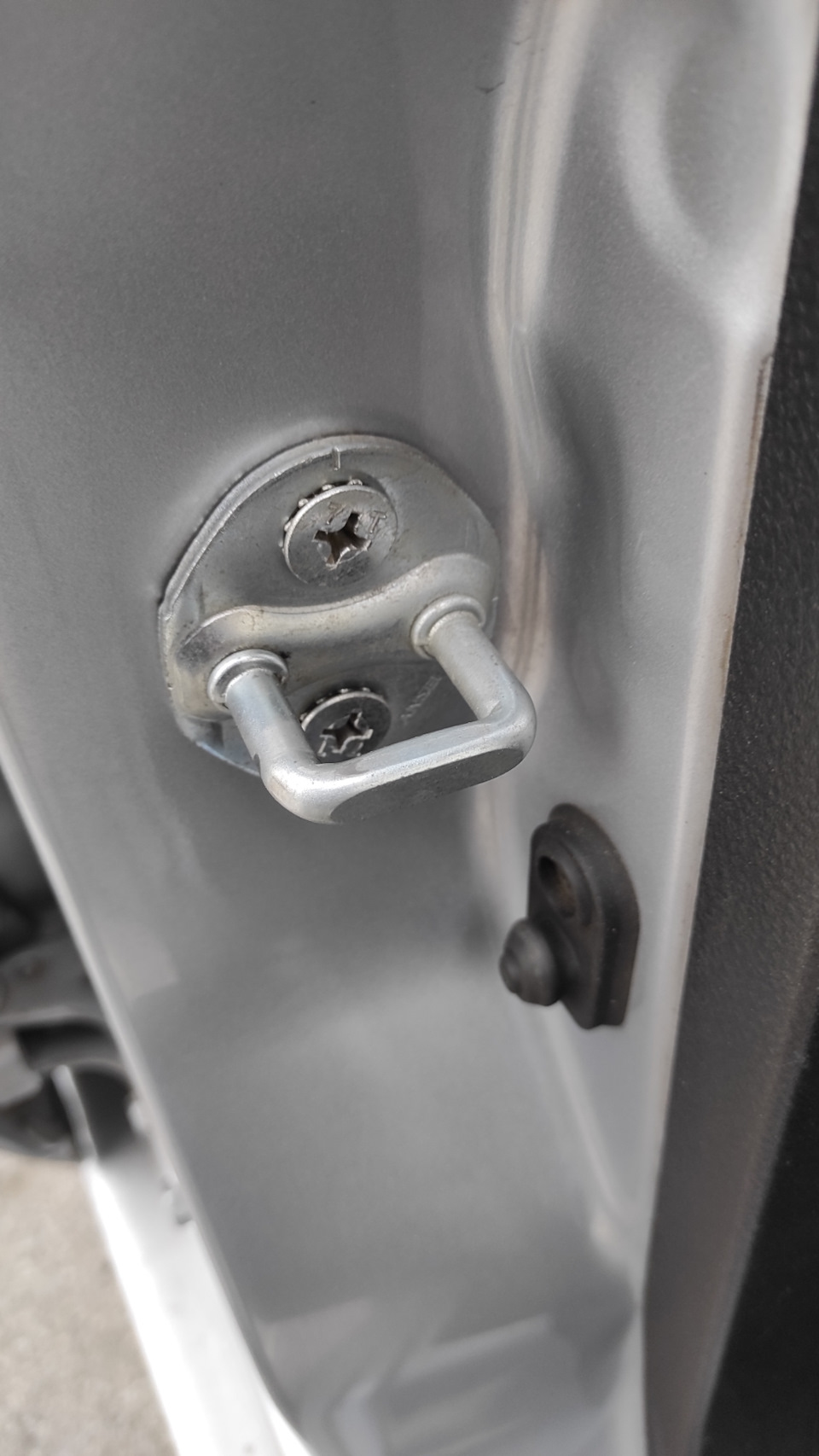 Накладка дверного замка — Mitsubishi Lancer IX, 1,6 л, 2004 года ...