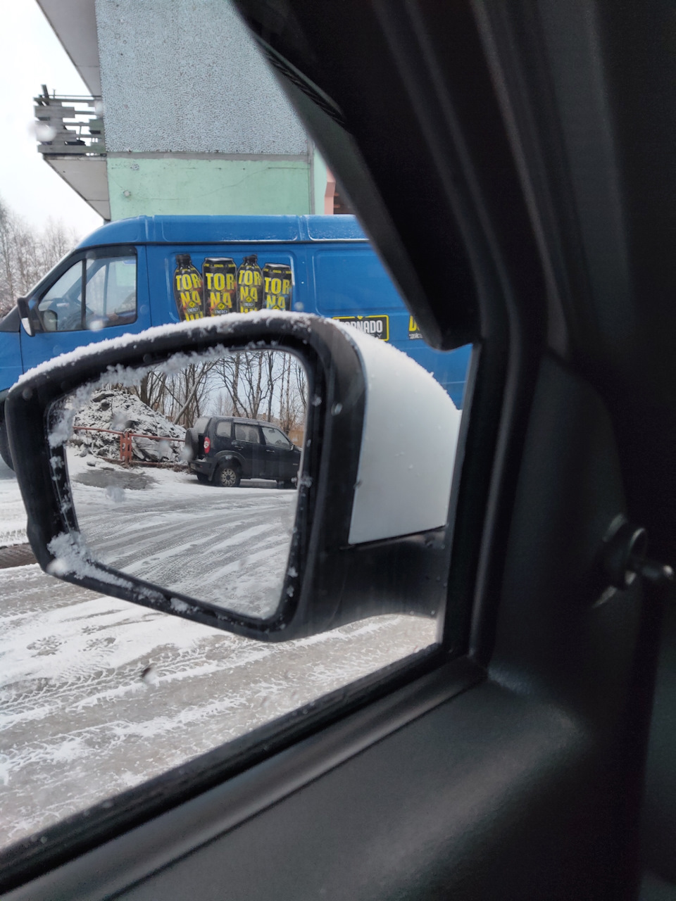 Покрасил накладки зеркал. Гранта. — Lada Гранта лифтбек, 1,6 л, 2014 ...